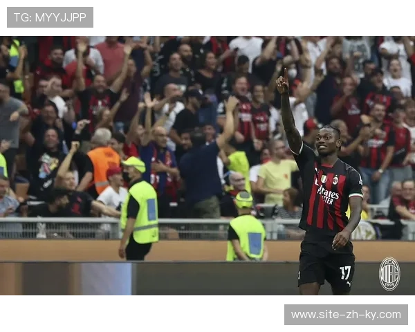 法国队门将位置竞争白热化 迈尼昂洛里首发之争持续